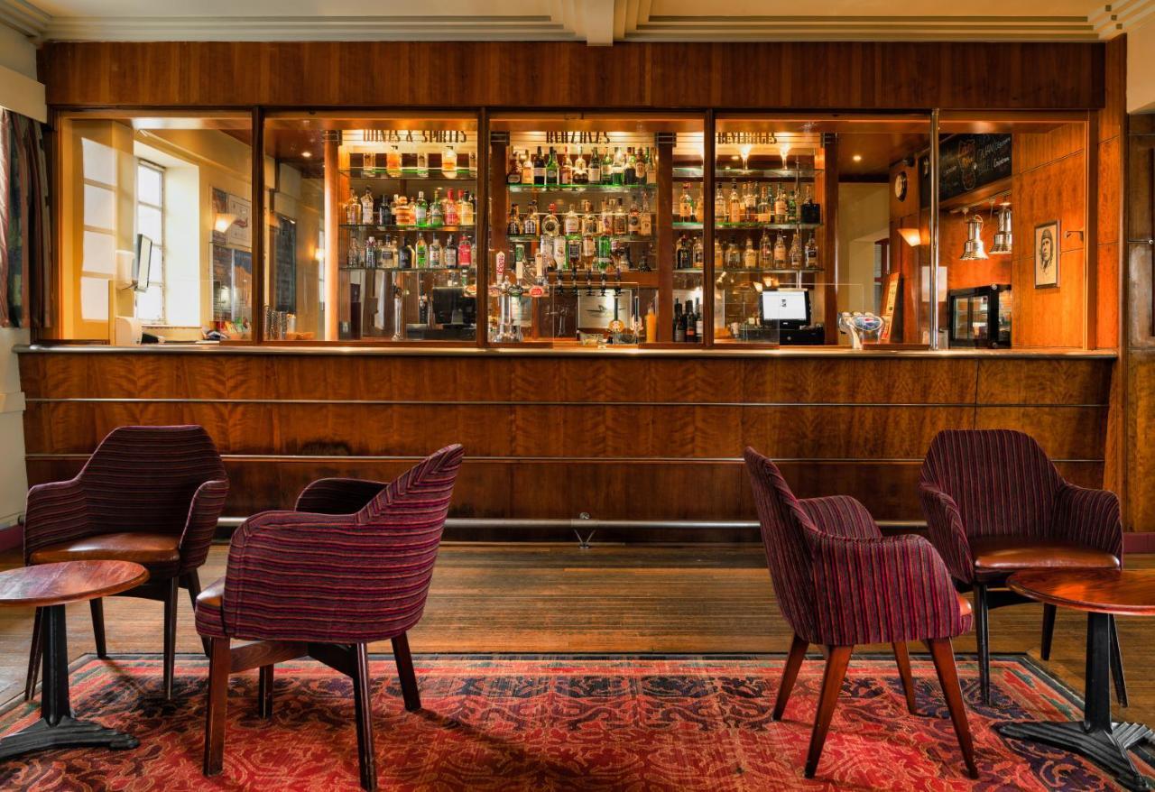The Aviator Hotel Sywell Екстериор снимка