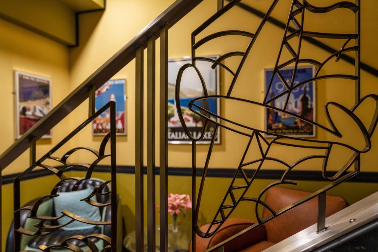 The Aviator Hotel Sywell Екстериор снимка